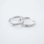 ARRACADAS ORO BLANCO 10K DIAMANTE BAGUETTE .11CT