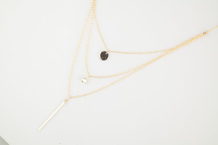 GARGANTILLA GRACIA TRIPLE CADENA BARRITA-CIRCULO Y ZIRCONIA ORO 10K - Imagen 2