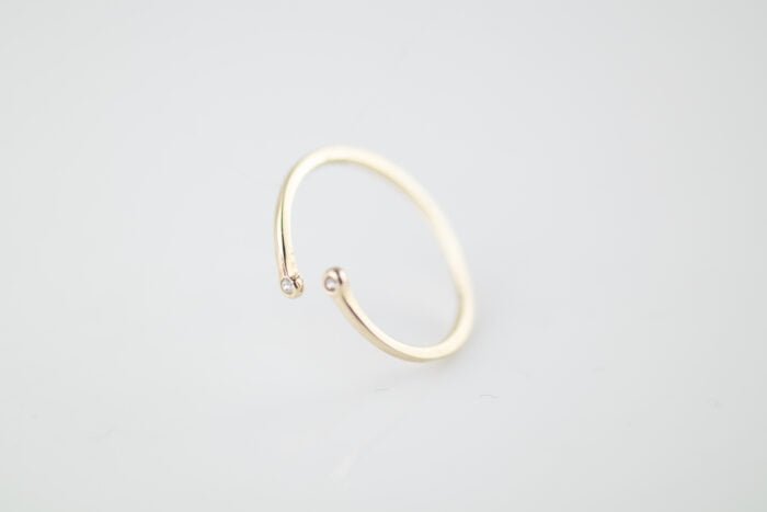 ANILLO RAHIM ZIRCONIAS ENCONTRADA ORO 10K - Imagen 3