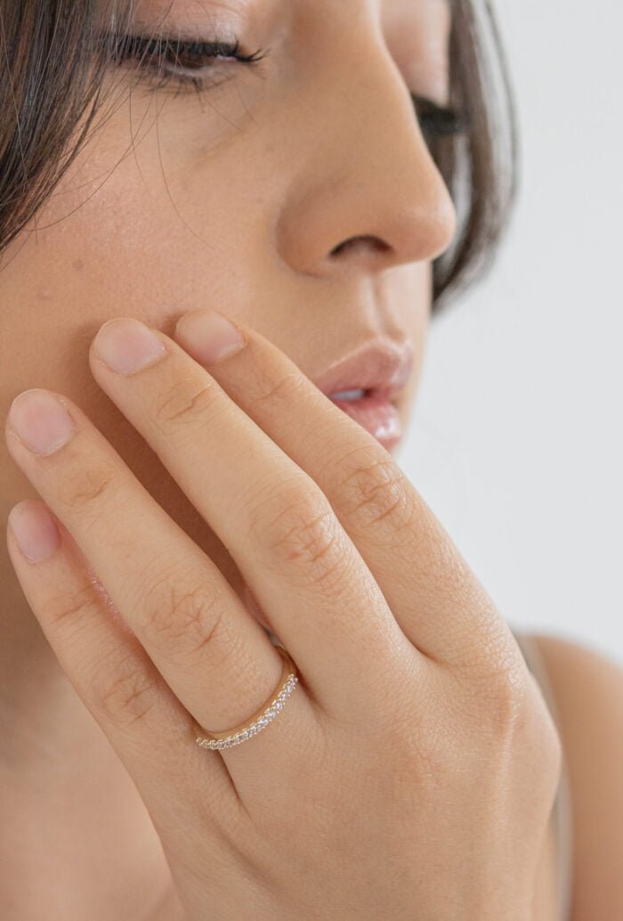 ANILLO RUTH ORO 10K MEDIA CHURUMBELA ZIRCONIAS - Imagen 2