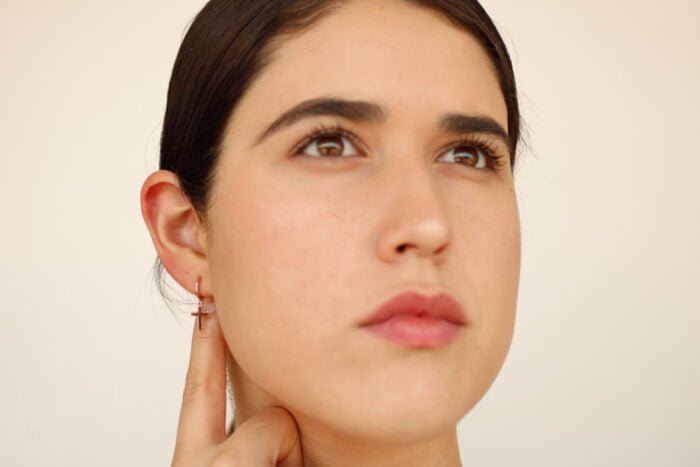 ARRACADA CRUZ LISAS BAÑO ORO ROSA - Imagen 3